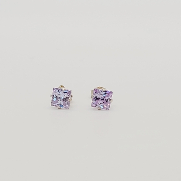 New 925 Sterling Silver Lavender CZ Earrings - Picture 1 of 5